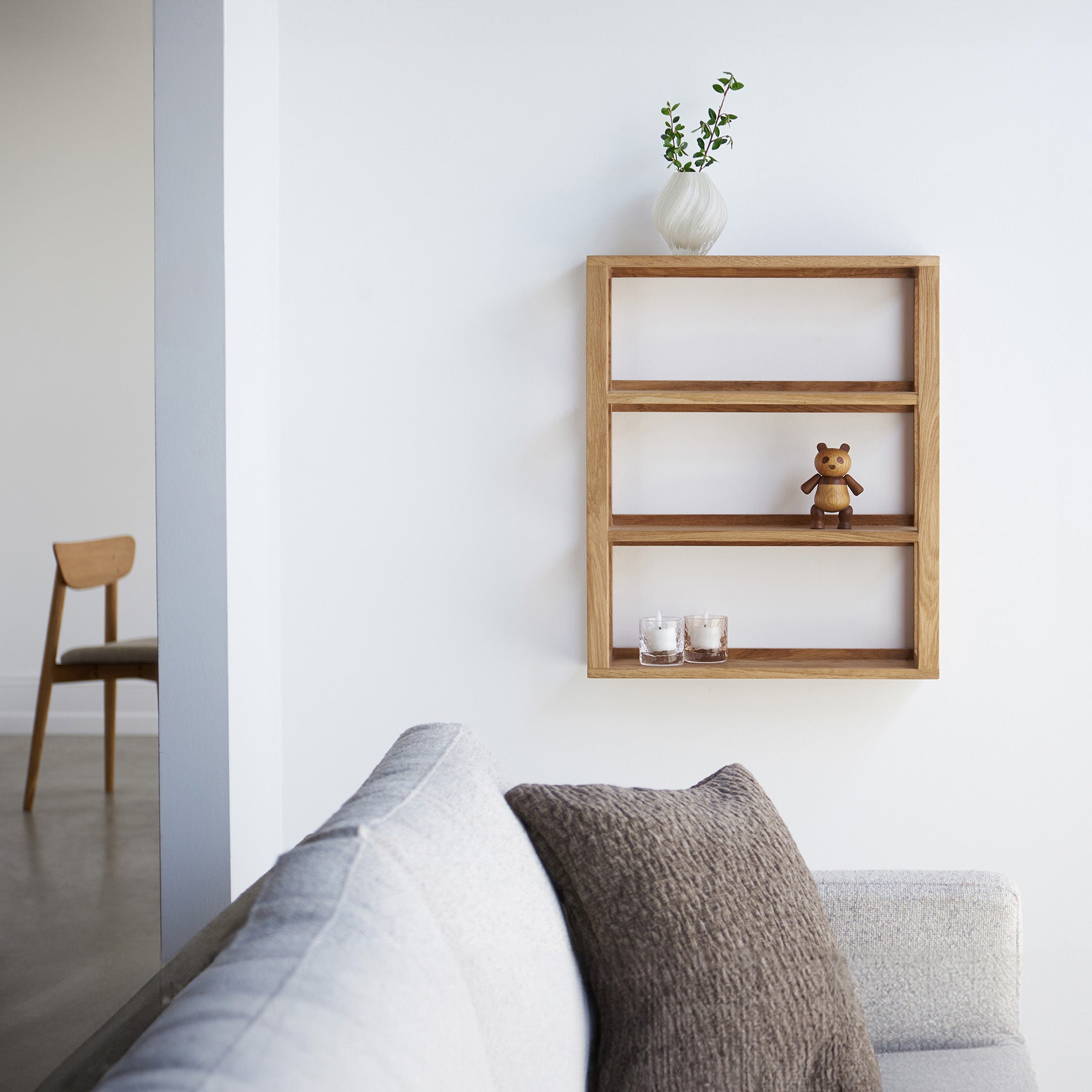 Akeru II væghylde 3H, FSC-certificeret egetræ